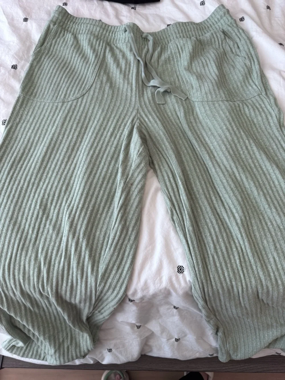 Torrid Green Ribbed Knit Drawstring Pants - Picture 3 of 5